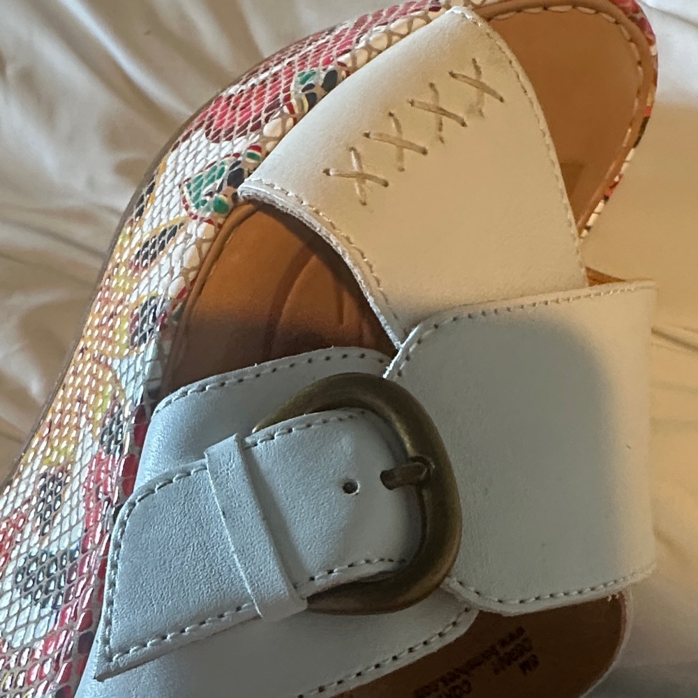 Born clogs Size 8 - Picture 7 of 10
